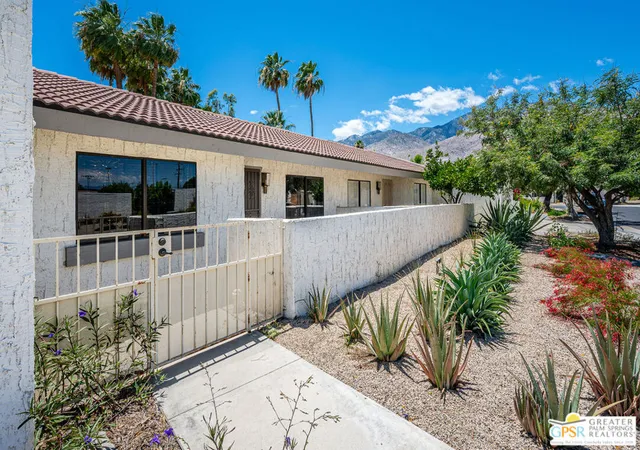 Photo 3 of Condo for sale at 2149 N Sunshine Cir, Palm Springs, CA 92264 | MLS# 26843031PS | Listing updated on 2026-10-07