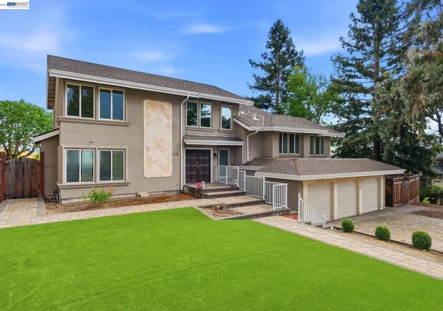 Photo 4 of Single family home for sale at 25 Portsmouth Ct, San Ramon, CA 94582 | MLS# 41137128 | Listing updated on 2026-10-06