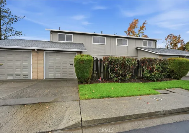 Photo 1 of Townhouse for sale at 1633 Montana Vista, Lakeport, CA 95453 | MLS# LC26121667 | Listing updated on 2026-06-05