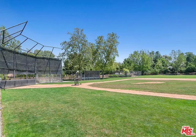 Homes for sale in Agoura Hills, CA | 5322 Colodny Drive, Agoura Hills, CA 91301 | Houzeo