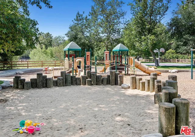 Homes for sale in Agoura Hills, CA | 5322 Colodny Drive, Agoura Hills, CA 91301 | Houzeo