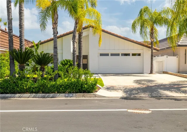 Photo 3 of Single family home for sale at 30238 Longhorn, Canyon Lake, CA 92587 | MLS# IV26121511 | Listing updated on 2026-09-29