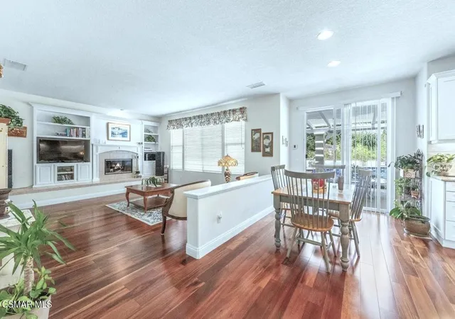 Photo 3 of Single family home for sale at 239 Chantilly Cir, Simi Valley, CA 93065 | MLS# 226002595 | Listing updated on 2026-09-13