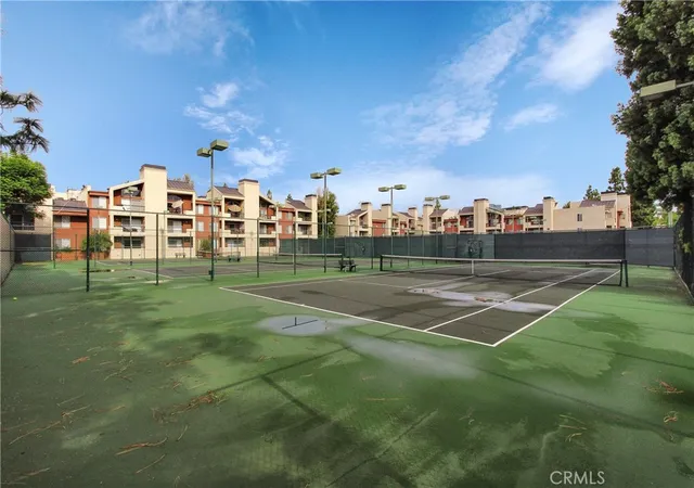 2nd image of 5510 Owensmouth Ave, Woodland Hills, CA 91367