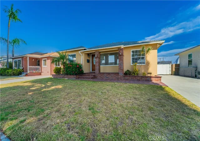 Homes for sale in Lakewood, CA | 5008 Coldbrook Ave, Lakewood, CA 90713 | MLS# DW26121780