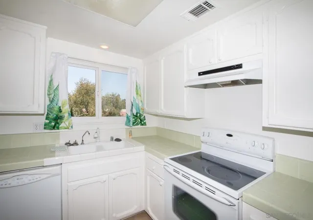Photo 3 of Condo for sale at 16644 Roca Dr, San Diego, CA 92128 | MLS# 260013542SD | Listing updated on 2026-09-28