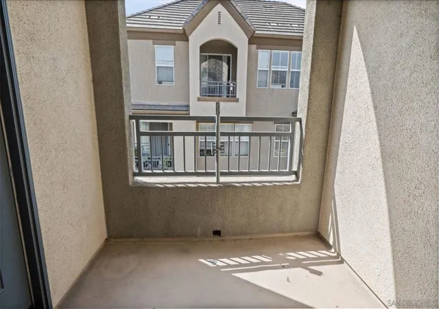 Listing Photo 4 - Condo for sale in building located at 1338 Nicolette, Chula Vista, CA 91913 - Unit #1032