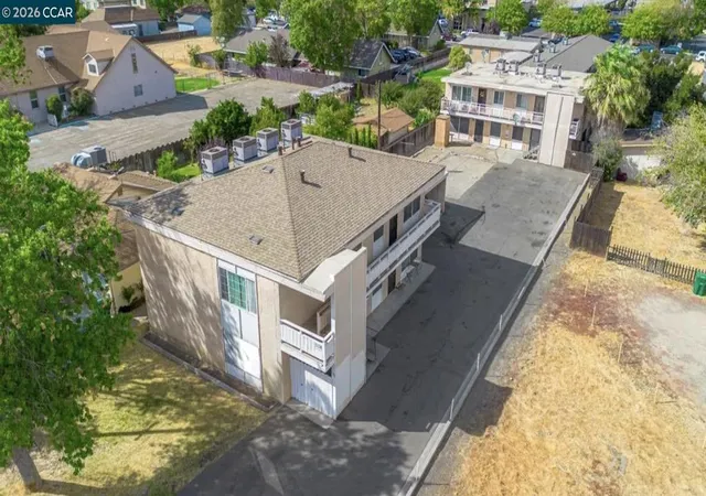 2nd image of 218 220 W K St, Los Banos, CA 93635 | MLS# 41137159