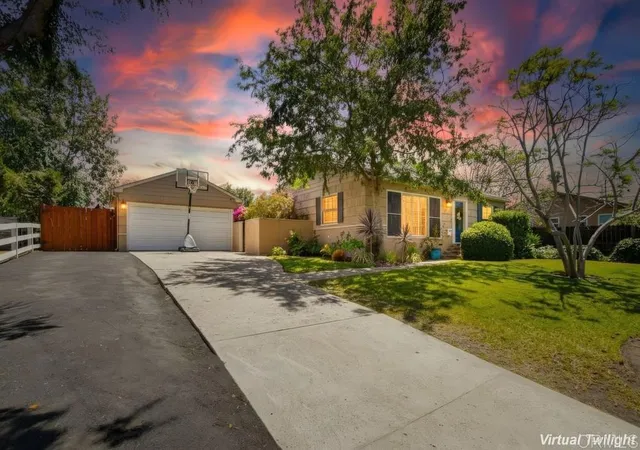 3rd image of 8917 Lemon Ave, La Mesa, CA 91941 | MLS# PTP2604304
