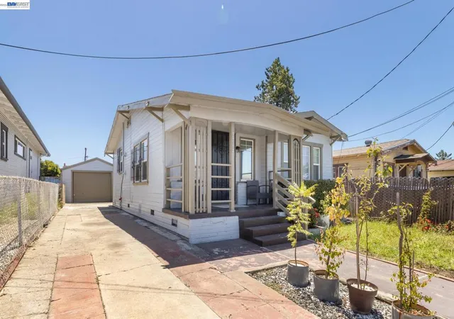 Photo 3 of Single family home for sale at 2764 78th Avenue, Oakland, CA 94605 | MLS# 41137176 | Listing updated on 2026-06-20