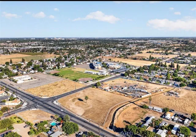 2nd image of 3433 W Clinton Ave, Fresno, CA 93722 | MLS# FR26122028