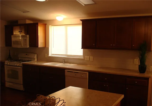 3rd image of 1761 W Johnston, Hemet, CA 92545 | MLS# SW26122037