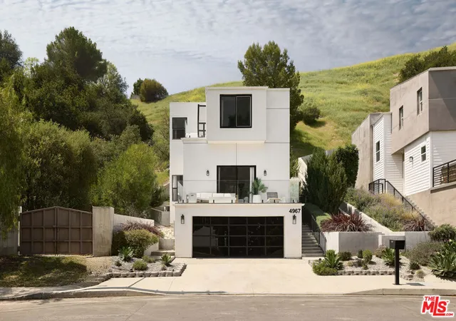1st image of 4967 Llano Dr, Woodland Hills, CA 91364 | MLS# 26843279