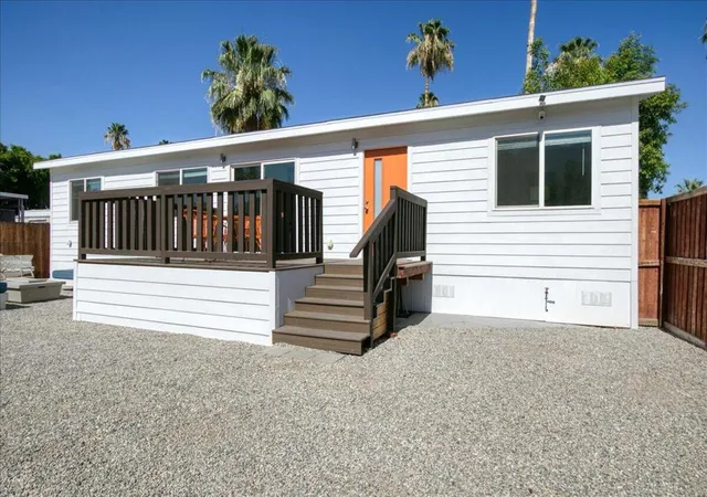 Photo 1 of Sale Pending at 102 Fondulac St, Palm Springs, CA 92264 | MLS# 219148785DA | Listing updated on 2026-10-01