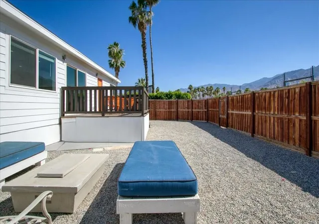 Photo 4 of Sale Pending at 102 Fondulac St, Palm Springs, CA 92264 | MLS# 219148785DA | Listing updated on 2026-10-01
