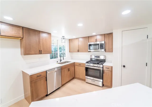 Homes for sale in Victorville, CA | 13560 Nassau Dr, Victorville, CA 92395 | MLS# TR26121522