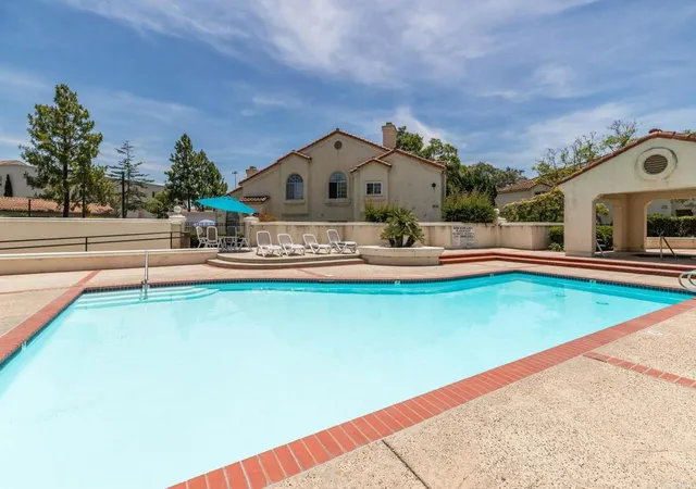 Homes for sale in Vista, CA | 740 Breeze Hl Dr, Vista, CA 92081