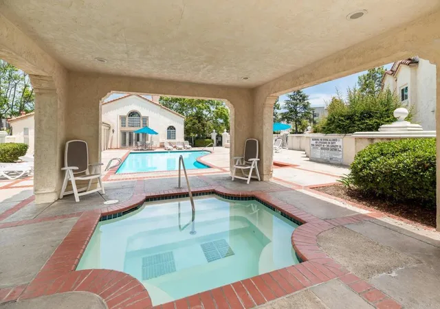 Homes for sale in Vista, CA | 740 Breeze Hl Dr, Vista, CA 92081