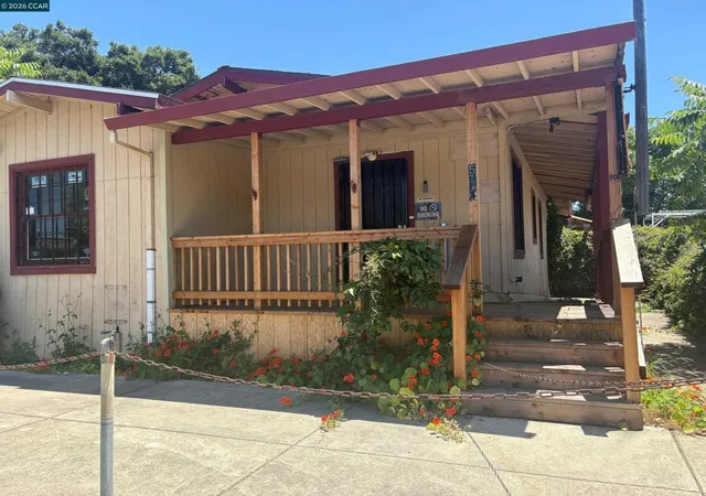 Homes for sale in Martinez, CA | 516 Ward St, Martinez, CA 94553 | MLS# 41137212