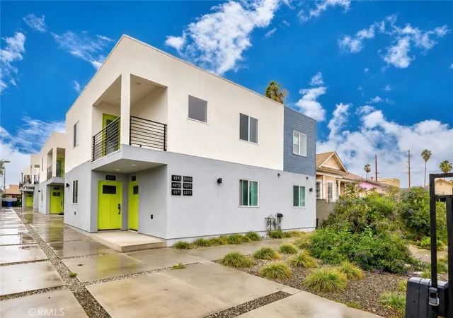 1st image of 531 W 80th St, Los Angeles, CA 90044 | MLS# OC26121079