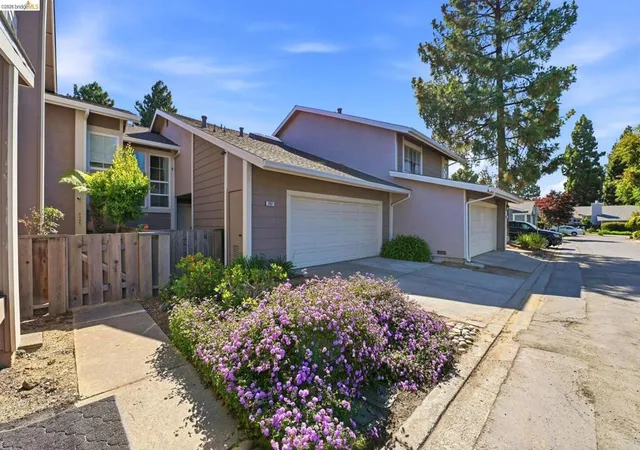 2nd image of 2487 Heathrow Ln, San Leandro, CA 94577 | MLS# 41137220