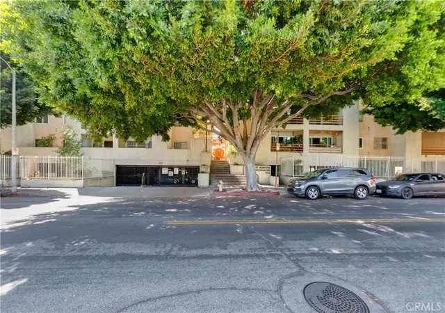 Photo 2 of Sale Pending at 1119 Albany #226, Los Angeles, CA 90015 | MLS# TR26122109 | Listing updated on 2026-10-05