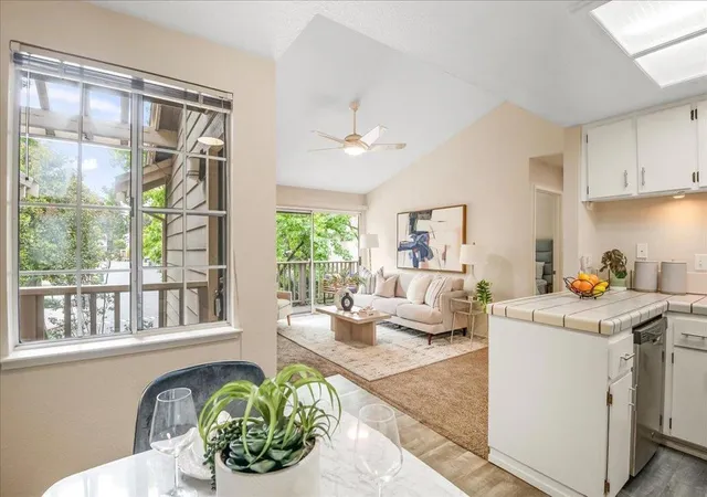 Listing Photo 4 - Condo for sale in building located at 2479 Jubilee Ln, San Jose, CA 95131