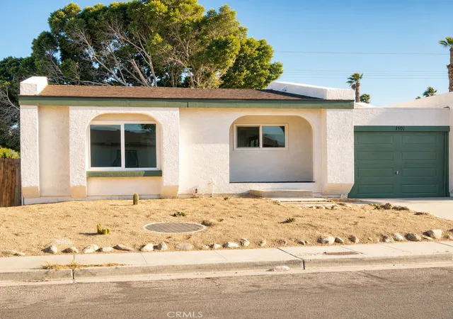 Photo 1 of Single family home for sale at 1501 E Twin Star, Palm Springs, CA 92262 | MLS# SW26118338 | Listing updated on 2026-09-23