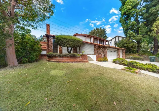 4th image of 245 Loma Corta Dr, Solana Beach, CA 92075 | MLS# NDP2605402