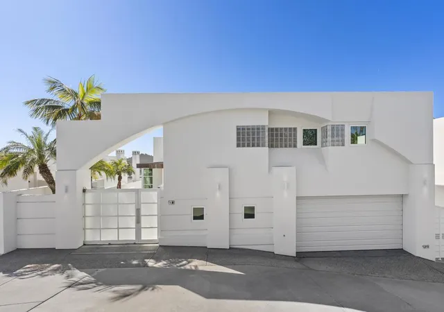Photo 2 of Sale Pending at 121 Via De La Valle, Del Mar, CA 92014 | MLS# 260013605SD | Listing updated on 2026-06-12