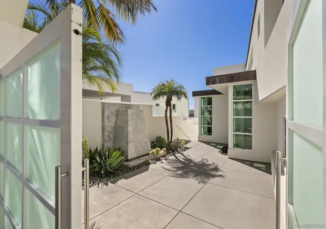 Photo 3 of Sale Pending at 121 Via De La Valle, Del Mar, CA 92014 | MLS# 260013605SD | Listing updated on 2026-06-12