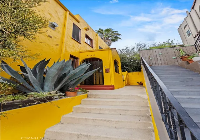 Listing Photo 5 - Condo for sale in building located at 1919 Scott Ave, Los Angeles, CA 90026
