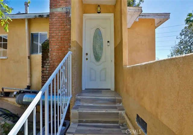 4th image of 10058 Sunland Blvd, Sunland, CA 91040 | MLS# SR26121357
