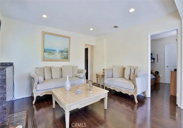 5th image of 10058 Sunland Blvd, Sunland, CA 91040 | MLS# SR26121357