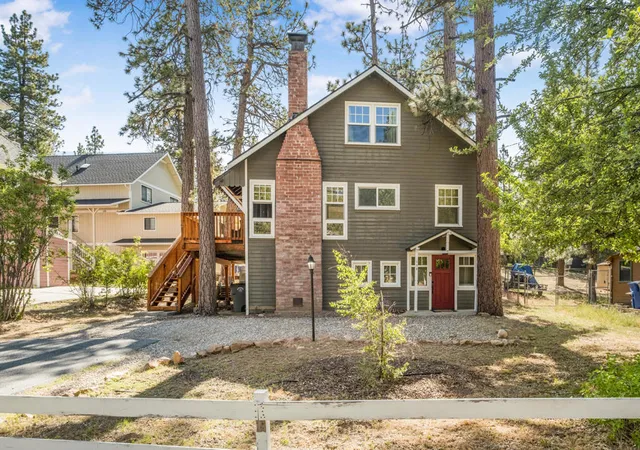 Photo 1 of Single family home for sale at 195 Elgin Rd, Big Bear Lake, CA 92315 | MLS# 219148805PS | Listing updated on 2026-06-29