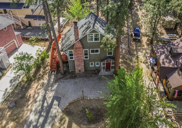 Photo 2 of Single family home for sale at 195 Elgin Rd, Big Bear Lake, CA 92315 | MLS# 219148805PS | Listing updated on 2026-06-29