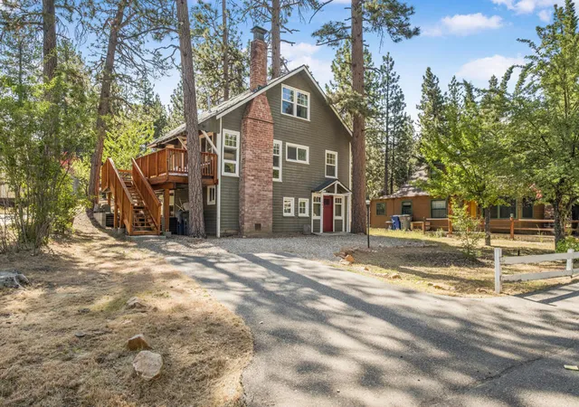 Photo 3 of Single family home for sale at 195 Elgin Rd, Big Bear Lake, CA 92315 | MLS# 219148805PS | Listing updated on 2026-06-29
