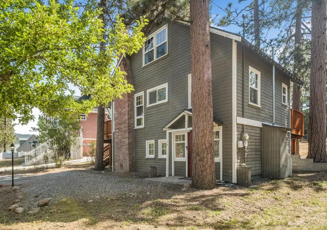 Photo 3 of Single family home for sale at 195 Elgin Rd, Big Bear Lake, CA 92315 | MLS# 219148805PS | Listing updated on 2026-06-29