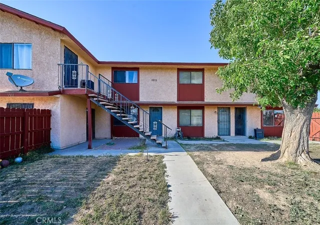 Multi family home for sale at 1011 W Ave H12, Lancaster, CA 93534 | MLS# SR26122376