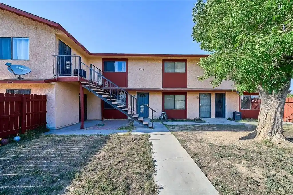 Multi family home for sale at 1011 W Ave H12, Lancaster, CA 93534 | MLS# SR26122376