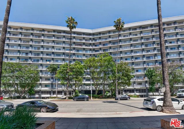 4th image of 100 S Doheny Dr, Los Angeles, CA 90048