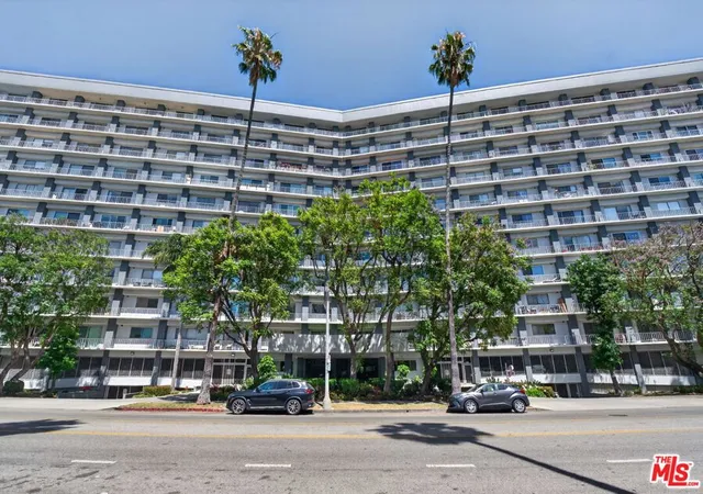 5th image of 100 S Doheny Dr, Los Angeles, CA 90048