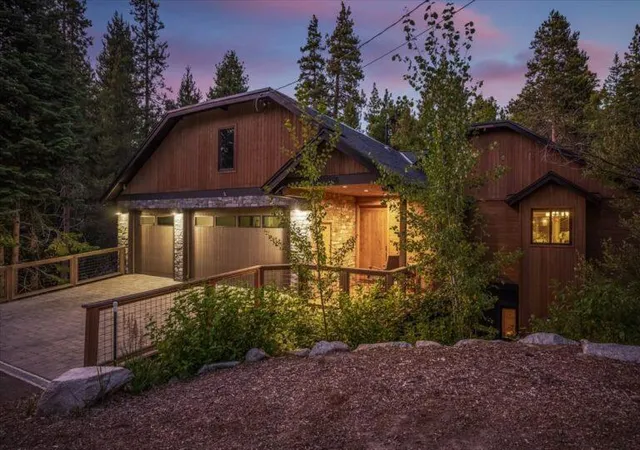 Photo 2 of Single family home for sale at 2366 Highlands Dr, South Lake Tahoe, CA 96150 | MLS# ML82049873 | Listing updated on 2026-09-13