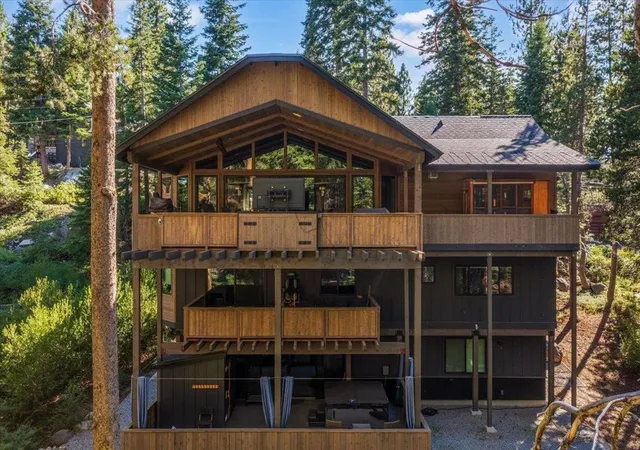 Photo 3 of Single family home for sale at 2366 Highlands Dr, South Lake Tahoe, CA 96150 | MLS# ML82049873 | Listing updated on 2026-09-13