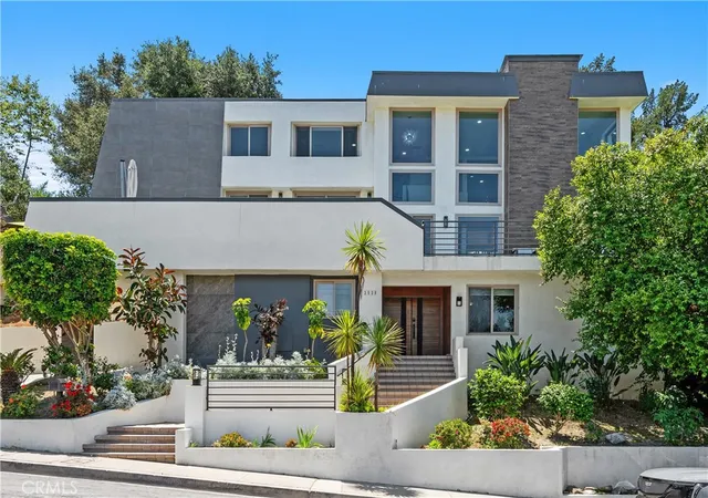Photo 1 of Single family home for sale at 3539 Alana Dr, Sherman Oaks, CA 91403 | MLS# SR26122410 | Listing updated on 2026-09-14