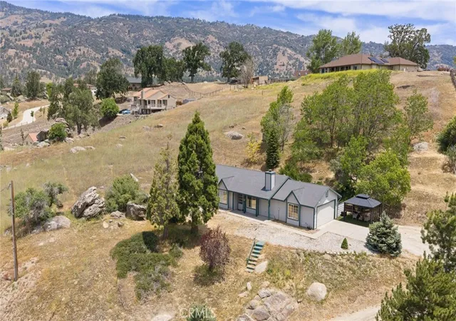 Homes for sale in Tehachapi, CA | 23500 Lakeview, Tehachapi, CA 93561 | MLS# SR26122480