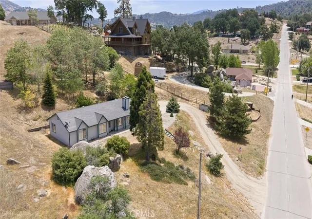 Homes for sale in Tehachapi, CA | 23500 Lakeview, Tehachapi, CA 93561 | MLS# SR26122480