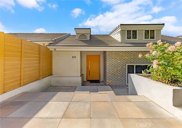 Photo 3 of Single family home for sale at 411 Woodcliffe, Pasadena, CA 91105 | MLS# TR26120793 | Listing updated on 2026-09-27