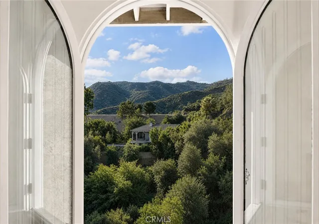 Single family home for sale at 411 Woodcliffe, Pasadena, CA 91105 | MLS# TR26120793