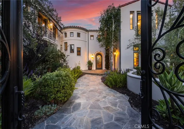 Homes for sale in Coto De Caza, CA | 2 Havenhurst Dr, Coto De Caza, CA 92679 | MLS# OC26121768